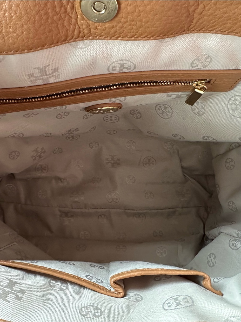 Tory Burch Light neutral and tan double T Logo straw Tote with leather - Picture 11 of 15